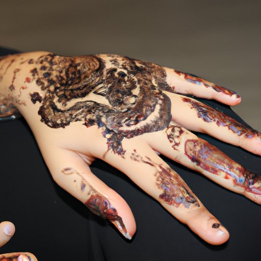 Analyzing the Pros and Cons of Wearing Henna as a Fashion Statement